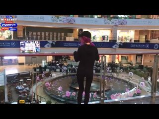 hot girl gives a deep blowjob in a shopping center and cums in her mouth [porn, sex, fucking, russian, incest, sister, homemade